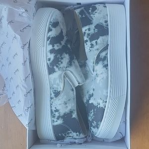 Size 8.5(US) Qupid shoe